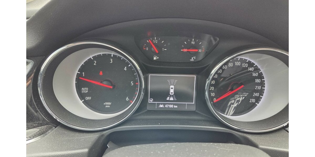 Opel Insignia Sports Tourer Elegance 47.149 km 14.600 &euro; Wilsdruff 01723