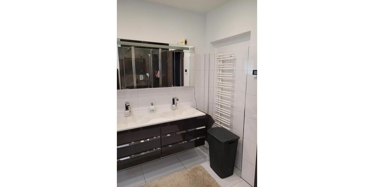 Einfamilienhaus mit Einliegerwohnung 4 zimmer