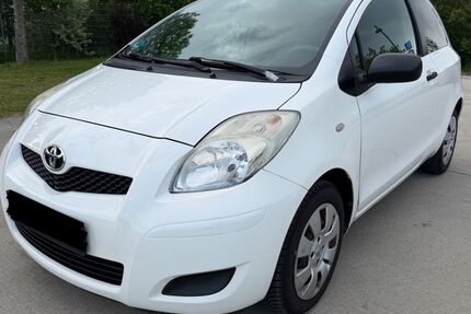 Toyota Yaris 154.907 km 2.650 &euro; Fürstenfedbruck 82256