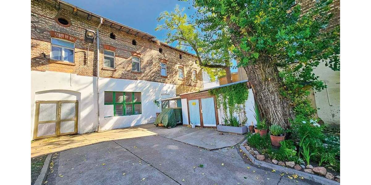 Mehrfamilienhaus mit Seitenflügel und Hinterhaus zimmer