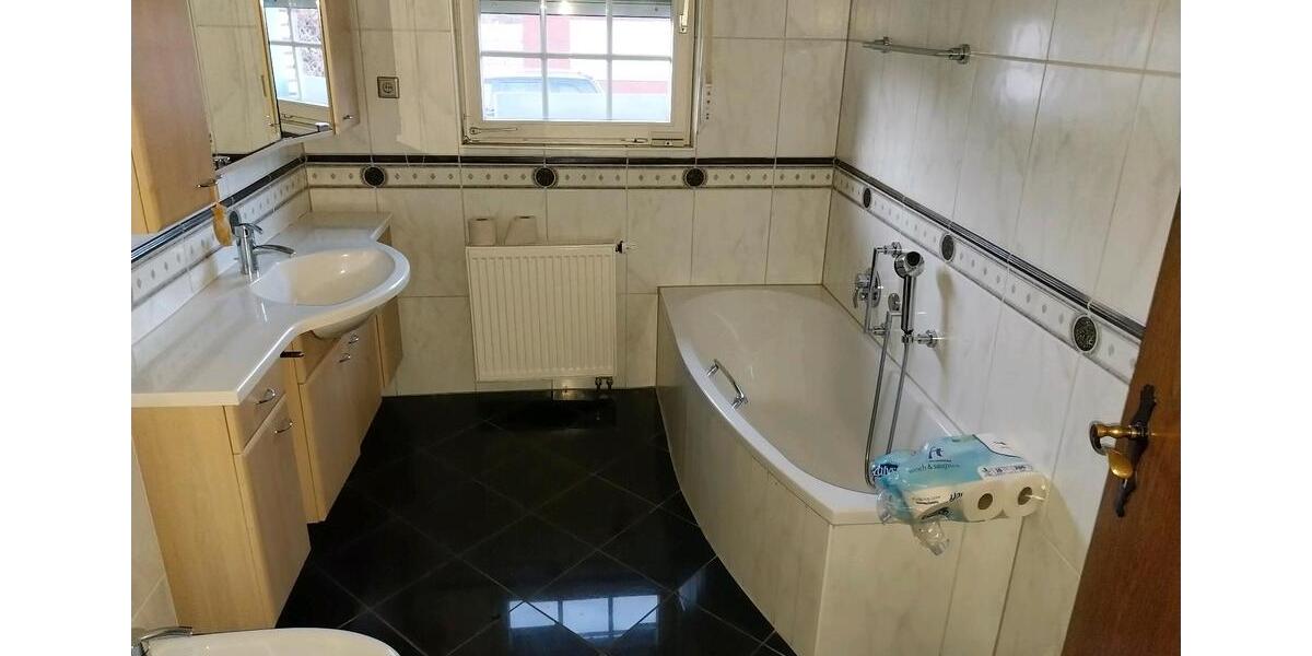 Bungalow Ennigerloh - 2 Zimmer, 142 m&sup2;, 1.500&euro; | Angebot:24806027