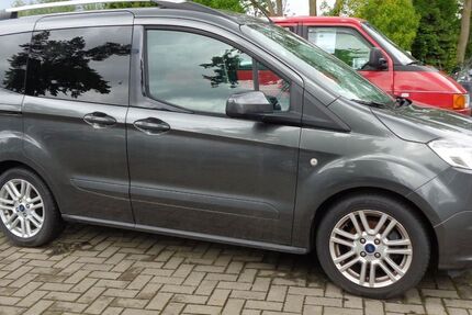 Ford Tourneo Courier 92.400 km 5.400 &euro; Barnstorf 49406