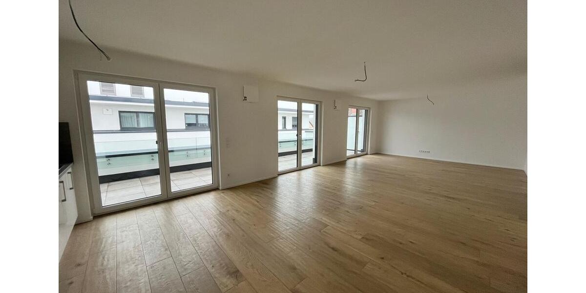 Dachgeschoßwohnung Wiesbaden Mainz-Kastel - 4 Zimmer, 131 m&sup2;, 2.300&euro; | Angebot:24980383