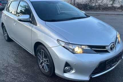 Toyota Auris 137.000 km 8.300 &euro; Möglingen/Ludwigsburg 71696