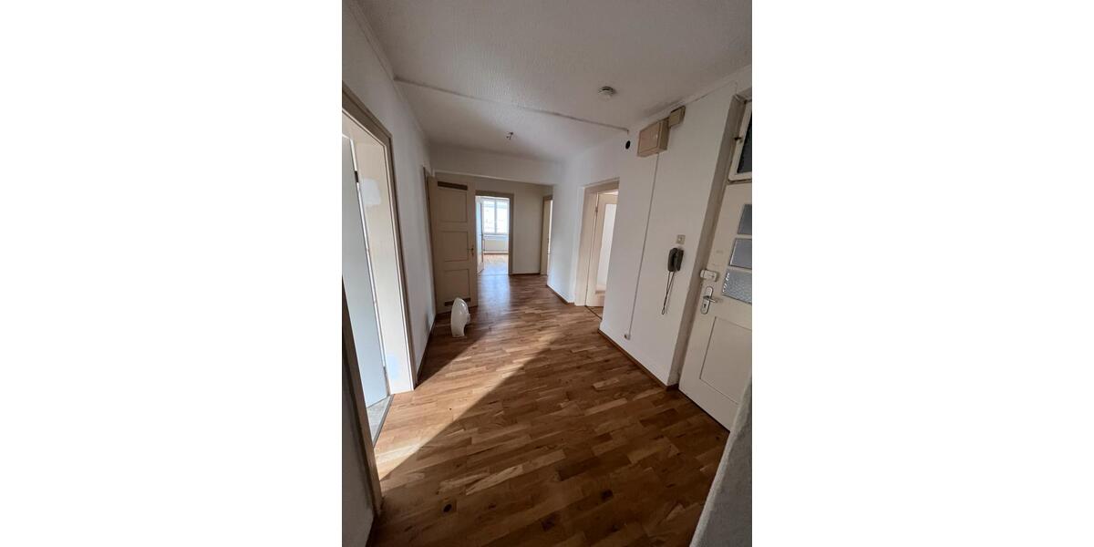 Etagenwohnung Augsburg - 5 Zimmer, 105 m&sup2;, 1.450&euro; | Angebot:24839758