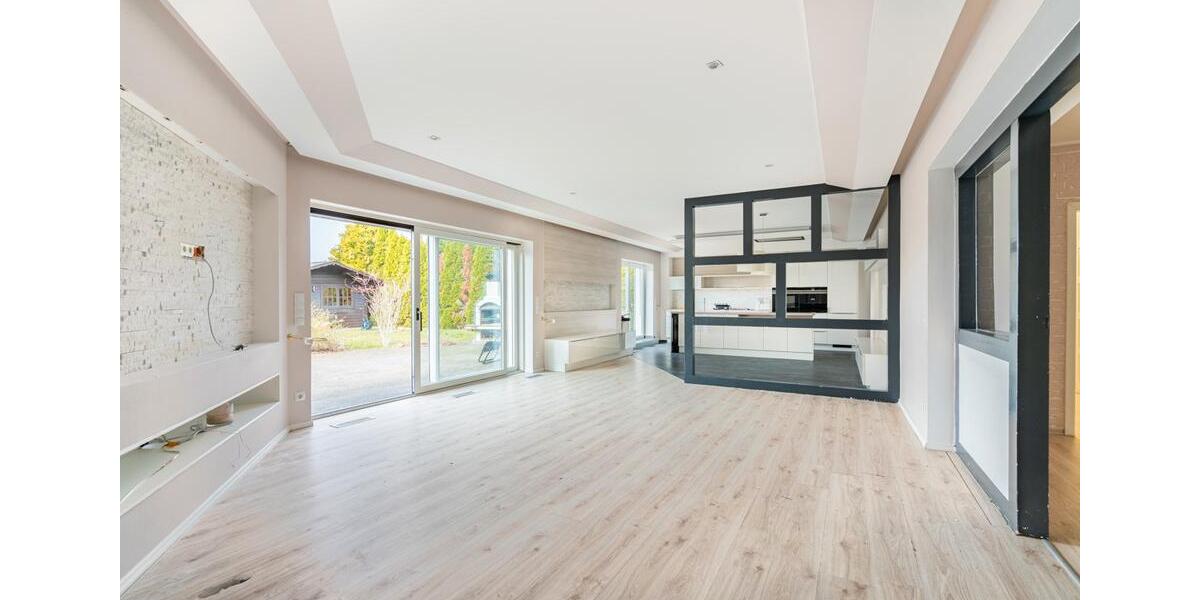 Leben und Arbeiten in Großziethen – Zweifamilienhaus mit großem Garten und Gewerbeeinheit 6 zimmer