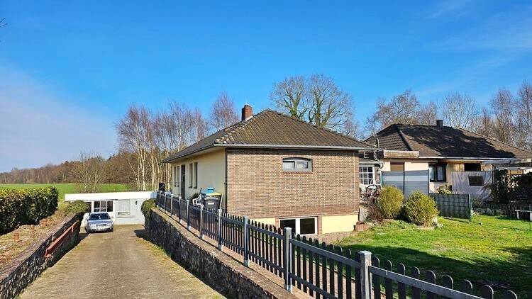 Mehrfamilienhaus, Wohnhaus Gnarrenburg - 5 Zimmer, 219.000&euro; | Angebot:25998716
