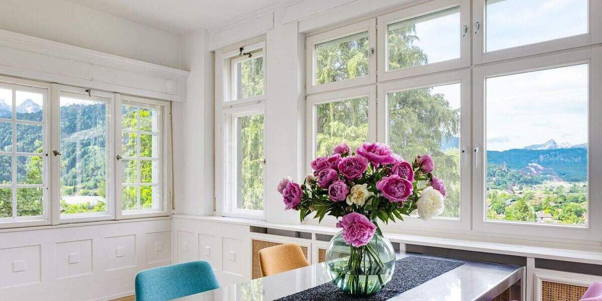 Luxuriöse Altbauwohnung mit historischem Charme und beeindruckendem Panoramablick 4 zimmer