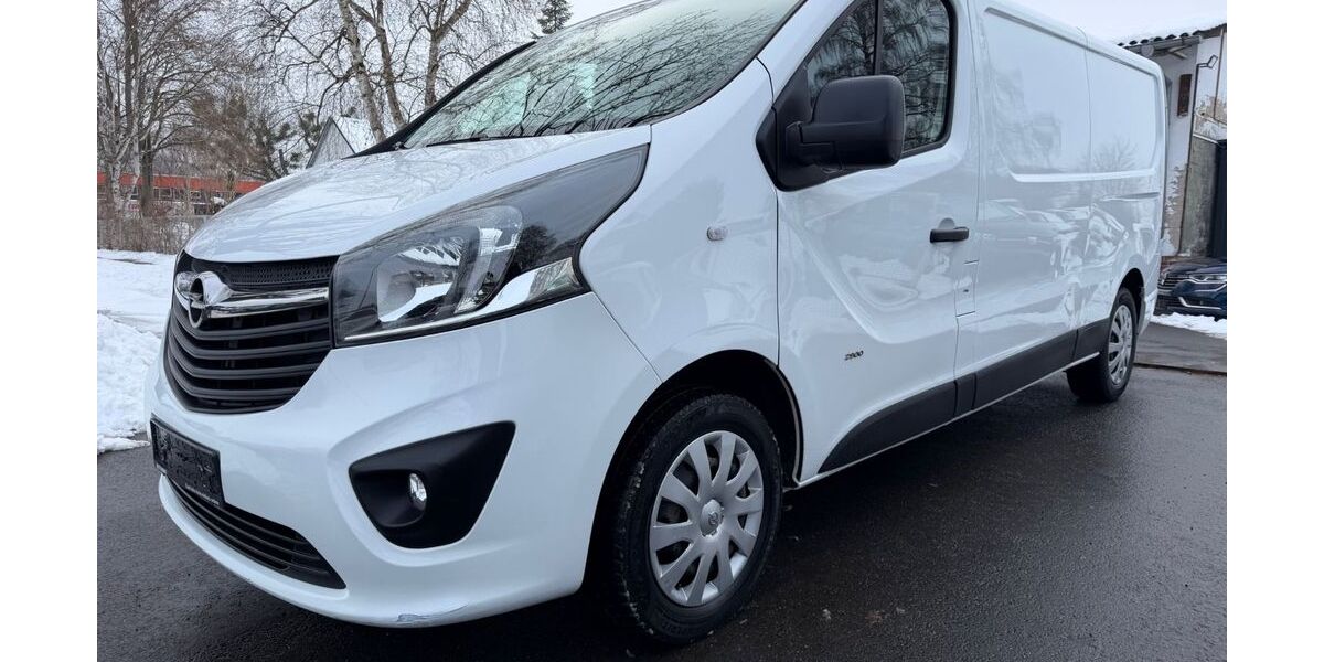 Opel Vivaro 99.778 km 8.990 &euro; Göttingen 37079