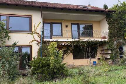 Potenzial für Großes - Sanierungsbedürftiges EFH mit einzigartiger Hanglage in Emskirchen 5 zimmer