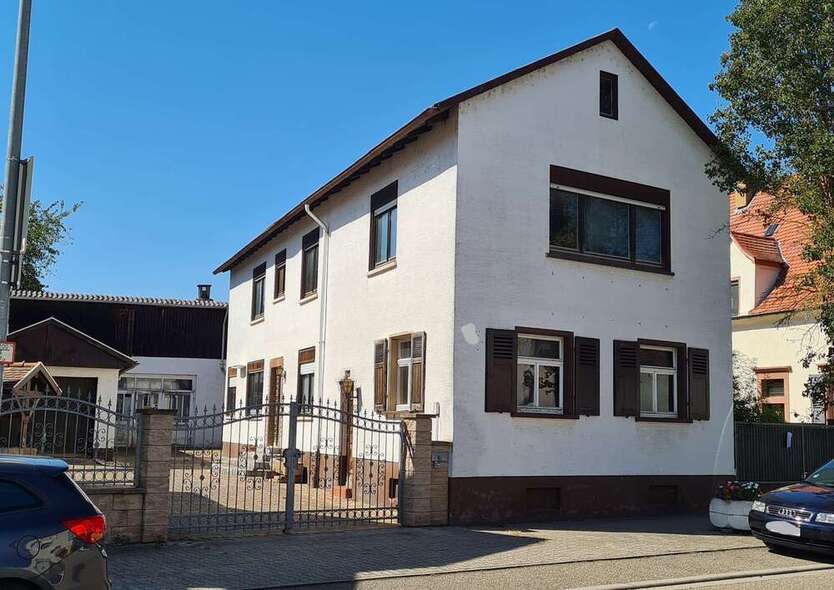 Haus zum Kaufen in Hördt 330.000 € 220 m²
