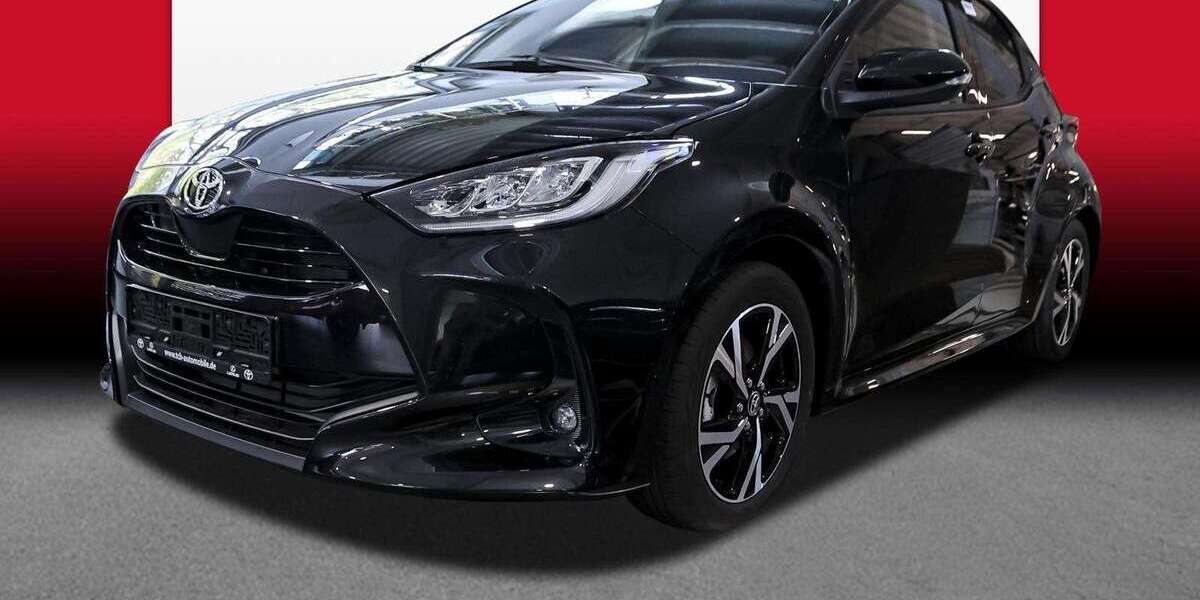 Toyota Yaris 2.500 km 27.555 &euro; Kamen 59174