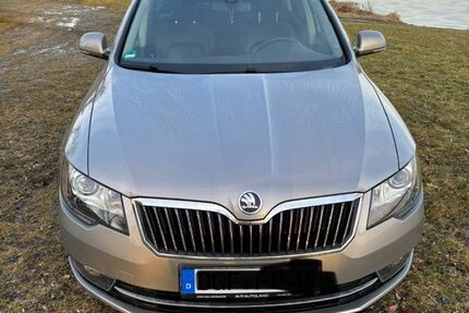 Skoda Superb 214.000 km 9.700 &euro; Marklkofen/Freinberg 84163