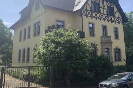 Charmante Dachgeschosswohnung in stilvoller Stadtvilla 2 zimmer