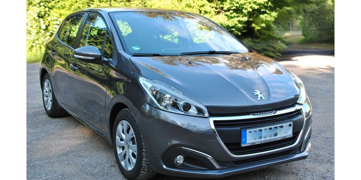 Peugeot 208 30.500 km 8.900 &euro; Trossingen 78647