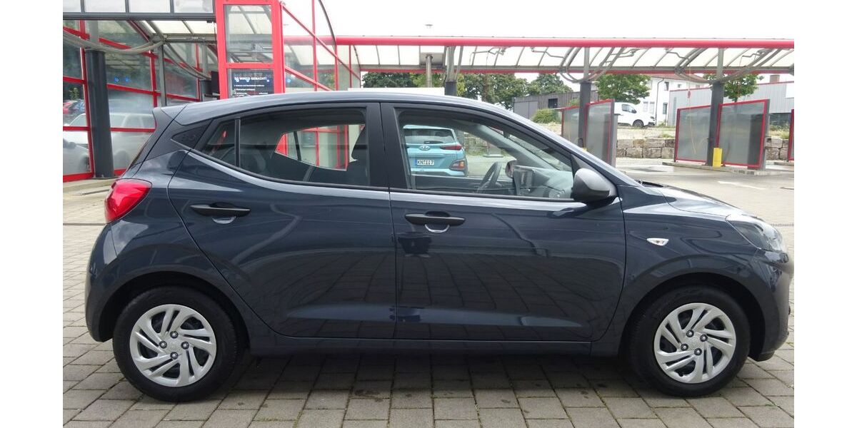 Hyundai i10 2.383 km 14.390 &euro; Steißlingen 78256