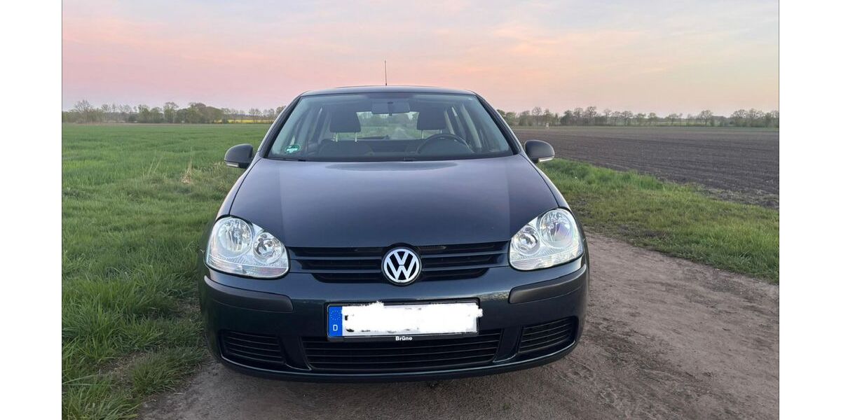 VW Golf 143.000 km 3.900 &euro; Löningen 49624