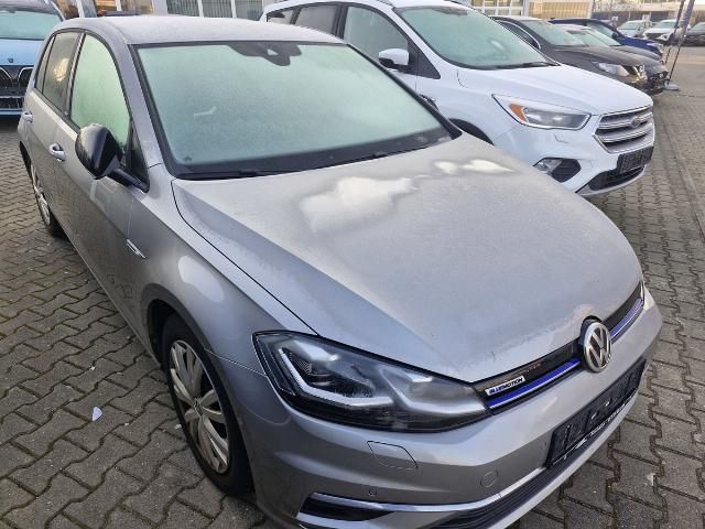 VW Golf 87.100 km 16.990 € Hirschaid 96114