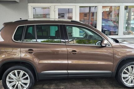 VW Tiguan 122.300 km 10.990 &euro; Stuttgart 70469