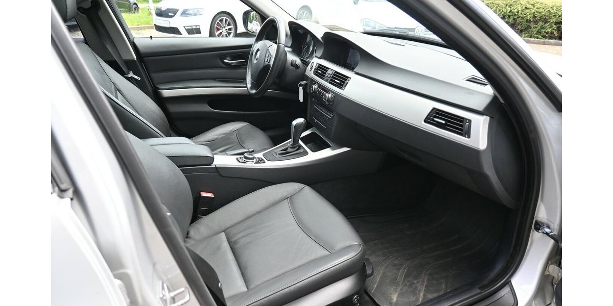 BMW 320 dAut tour Klimaaut Pano Navi Leder PDC 17Alu 240.000 km 6.400 &euro; Seevetal - Hittfeld 21218