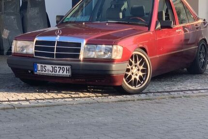 Mercedes-Benz 190 189.000 km 4.999 € Schönefeld 12529
