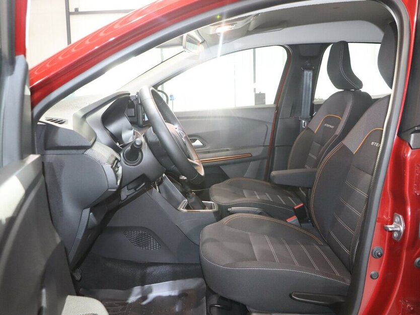 Sandero STEPWAY III 90 TCe Comfort / LED, KAMERA