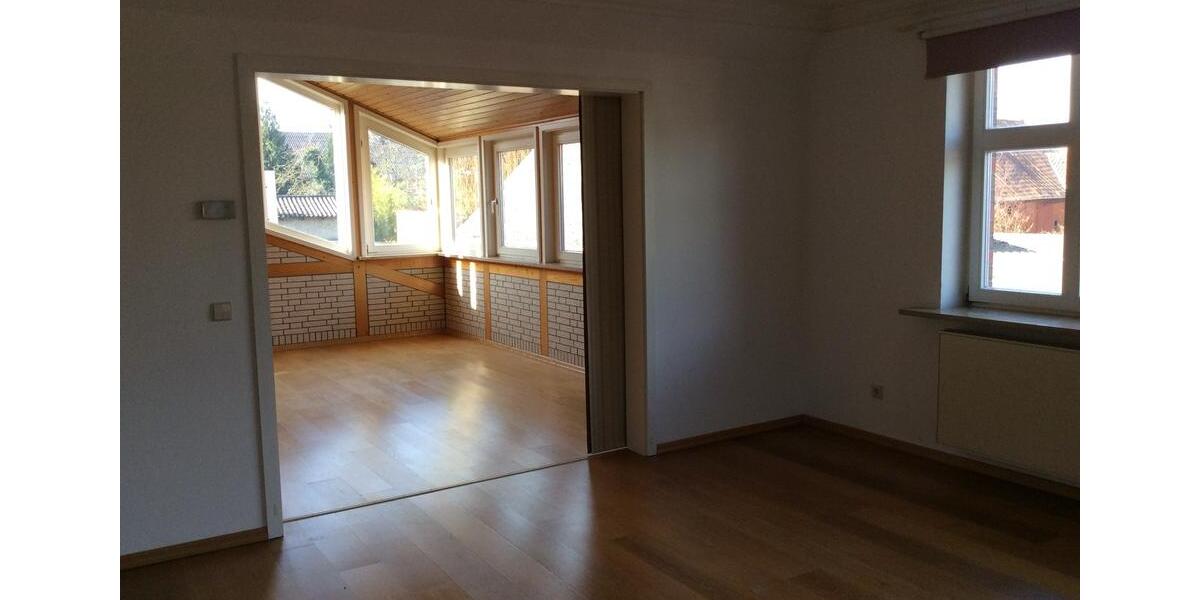 Etagenwohnung Diesdorf - 5 Zimmer, 136 m&sup2;, 690&euro; | Angebot:24487759