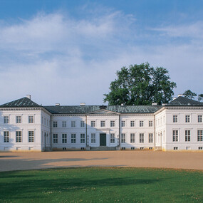 Dagmar Manzel & Salonorchester Unter'n Linden: An den Zaubermond 02.07.2026 Schloss Neuhardenberg