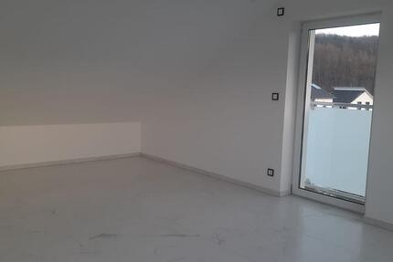 Helle 2ZKB Dachgeschosswohnung mit traumhafter Aussicht zimmer