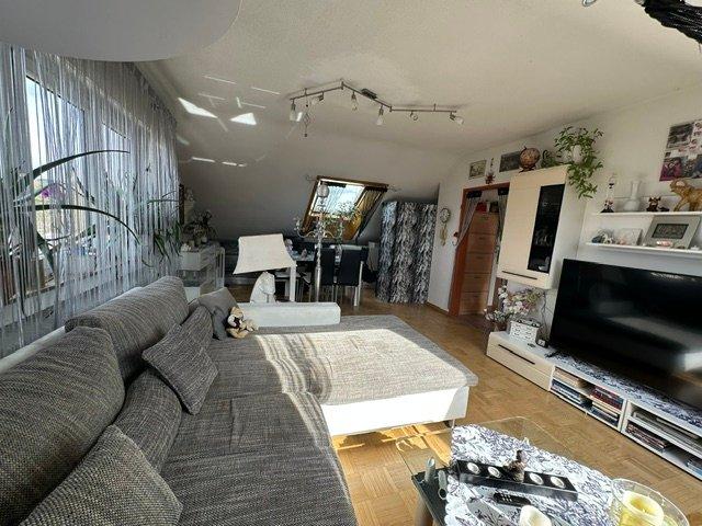 Dachgeschoßwohnung Singen (Hohentwiel) - 2 Zimmer, 47 m&sup2;, 128.000&euro; | Angebot:26606974
