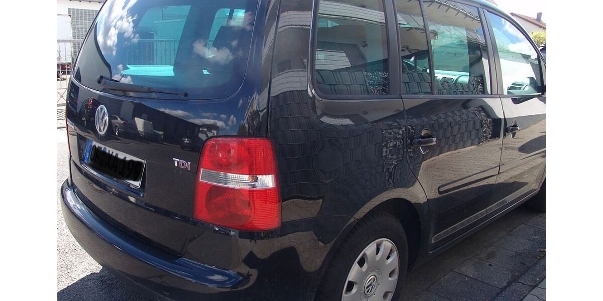 VW Touran 194.000 km 1.050 &euro; Offenbach 63069