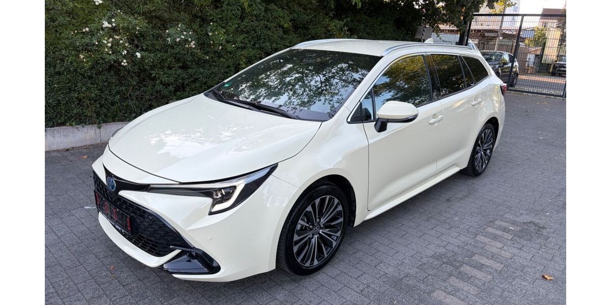 Toyota Corolla 4.900 km 30.999 &euro; Berlin 13581