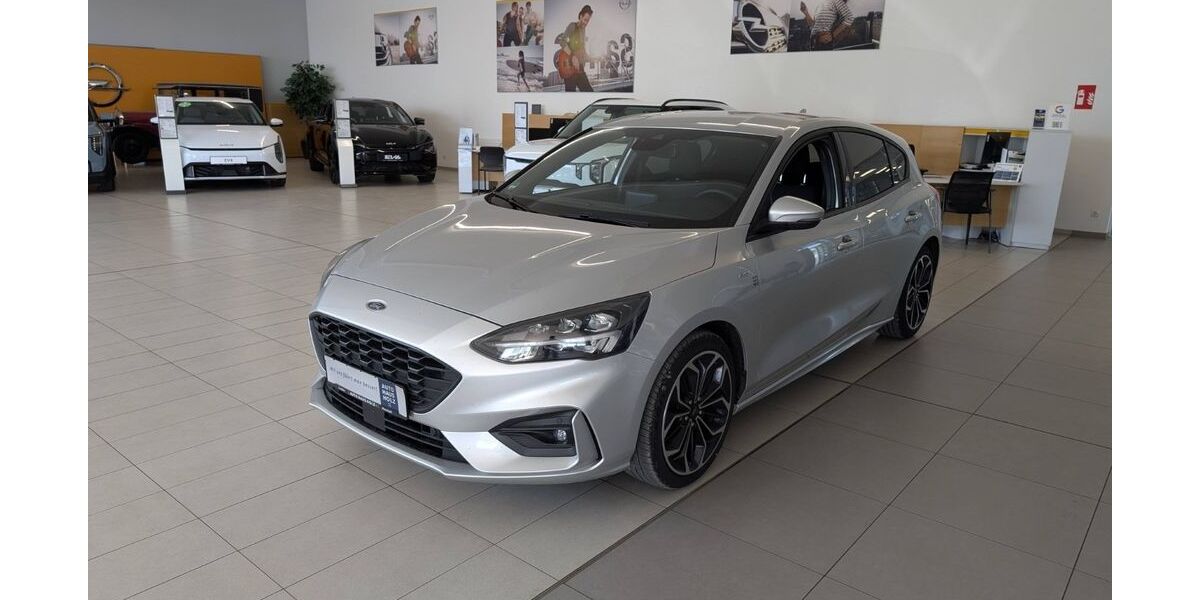 Ford Focus 75.000 km 18.450 &euro; Landau 76829