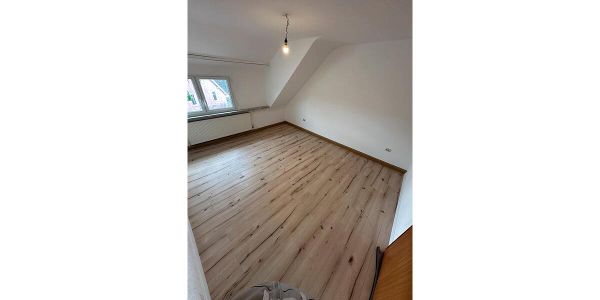 Dachgeschoßwohnung Marpingen - 3 Zimmer, 90 m&sup2;, 700&euro; | Angebot:26021107