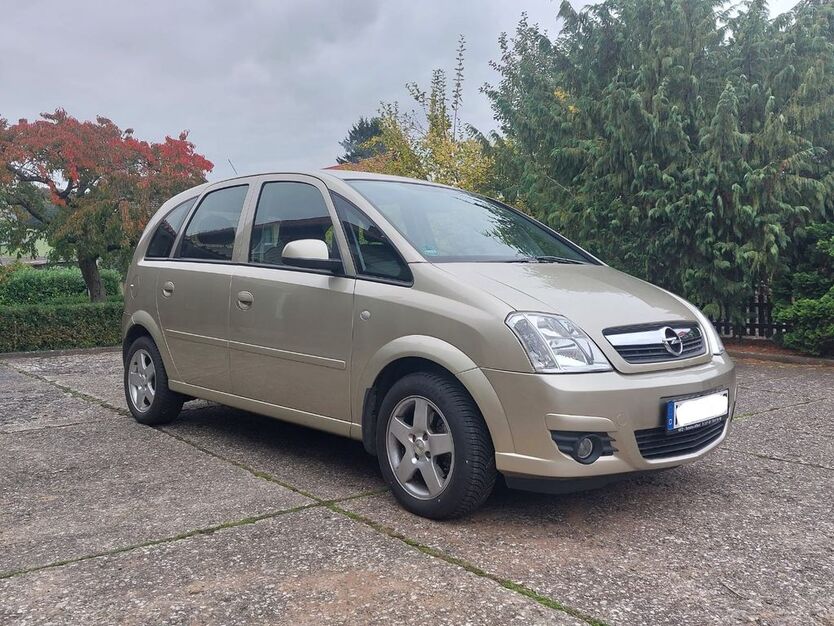 Opel Meriva 93.000 km 3.850 € Duingen 31089