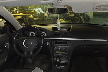 Renault Laguna 240.000 km 1.280 &euro; Wuerzburg 97084