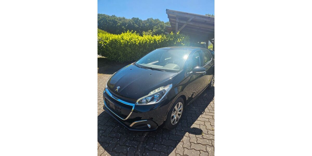 Peugeot 208 180.000 km 4.150 &euro; Overath 51491