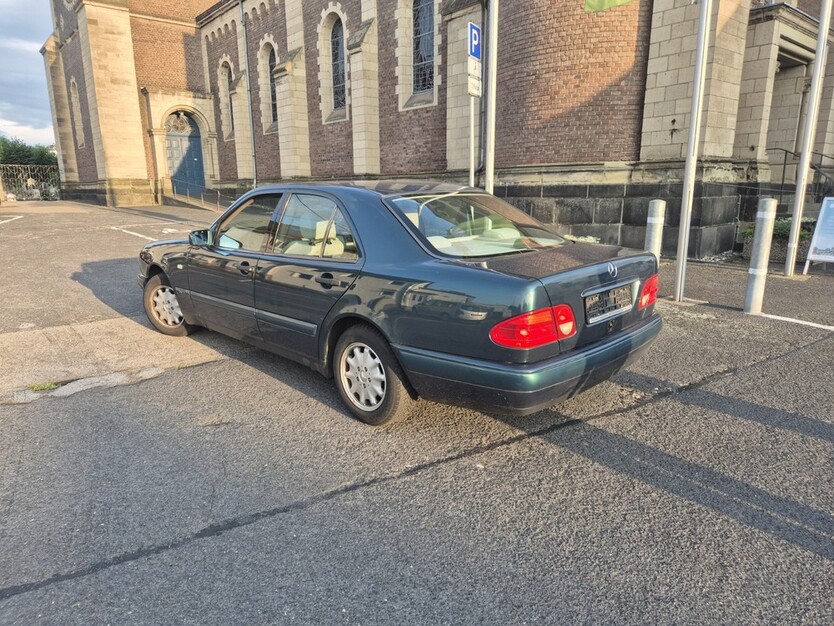 Mercedes-Benz E 200 152.000 km 1.800 € Neuwied 56564