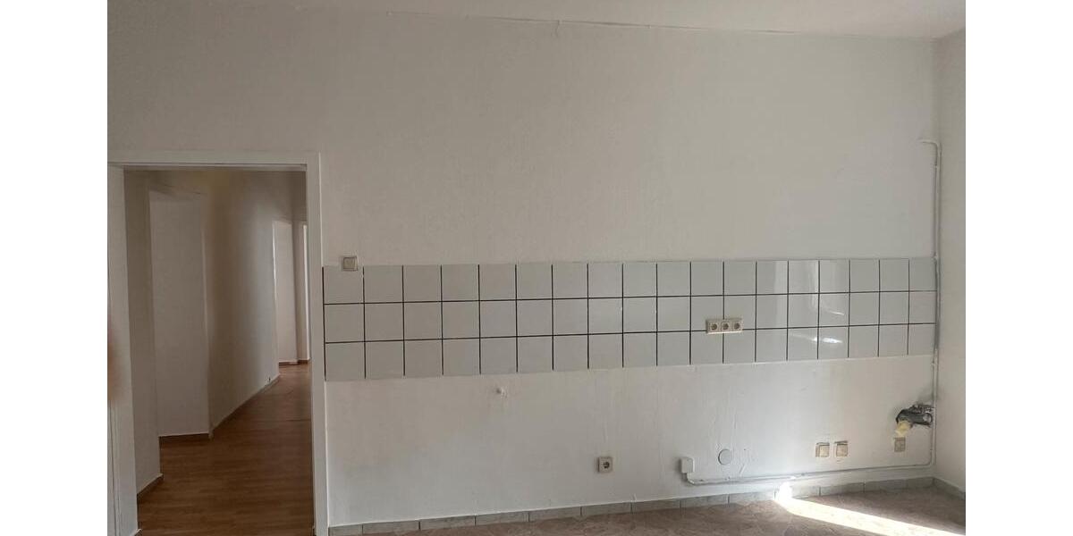 Etagenwohnung Neunkirchen - 4 Zimmer, 120 m&sup2;, 850&euro; | Angebot:26407083