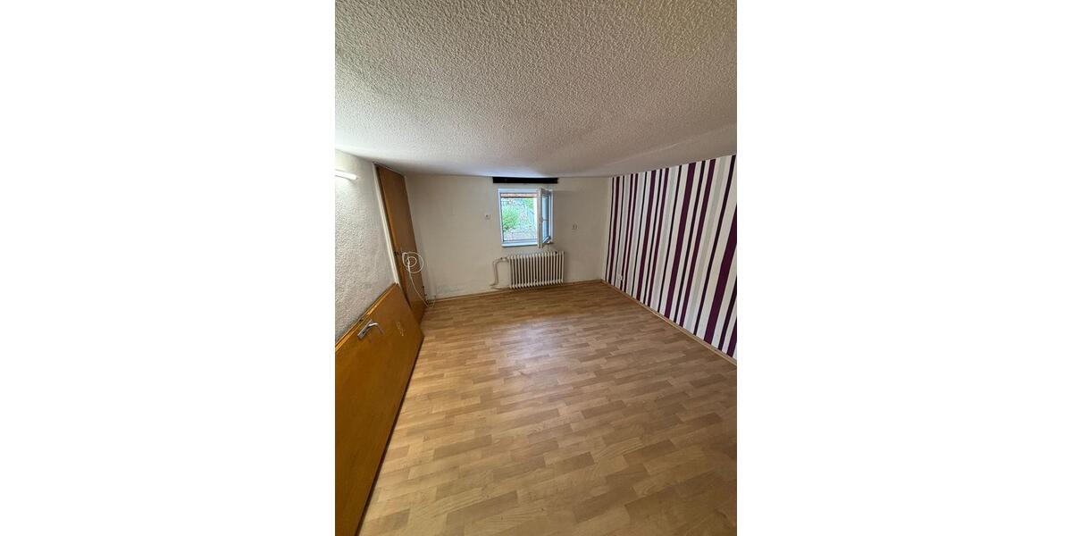 Einfamilienhaus Melsungen - 8 Zimmer, 190 m&sup2;, 109.000&euro; | Angebot:24983513