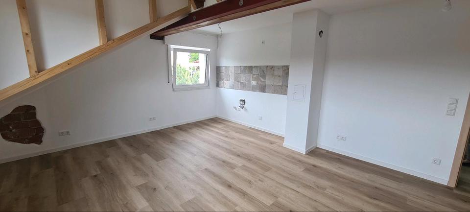 Dachgeschoßwohnung Pfinztal - 4 Zimmer, 89 m&sup2;, 1.400&euro; | Angebot:26679252