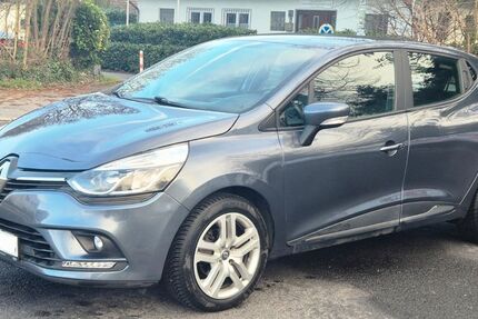Renault Clio 64.711 km 8.100 &euro; Düsseldorf 40233
