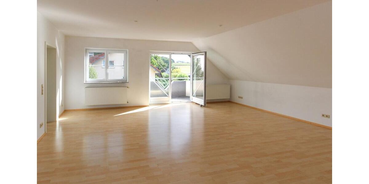 Etagenwohnung Dipperz - 4 Zimmer, 120 m&sup2;, 1.200&euro; | Angebot:22637265