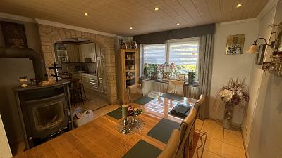 MODERNISIERT MIT WINTERGARTEN UND TOP-AUSSTATTUNG - Einfamilienhaus Fuldatal | Angebot:26766026