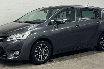Toyota Verso 99.800 km 8.900 € Düsseldorf 40468