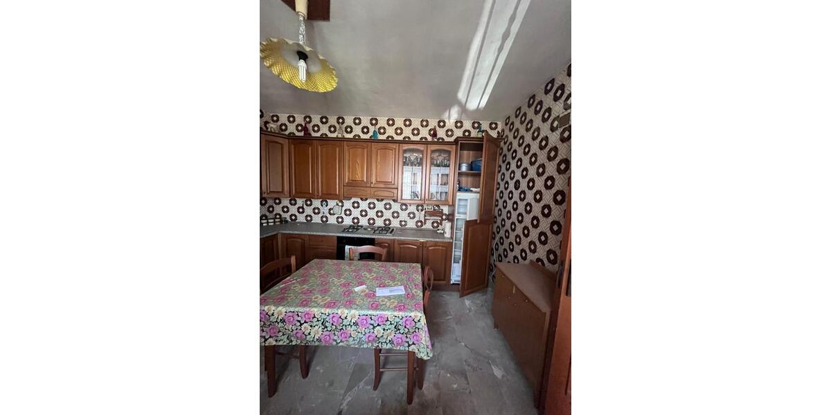 Erdgeschoßwohnung Tuttlingen - 4 Zimmer, 180 m&sup2;, 25.000&euro; | Angebot:27081577