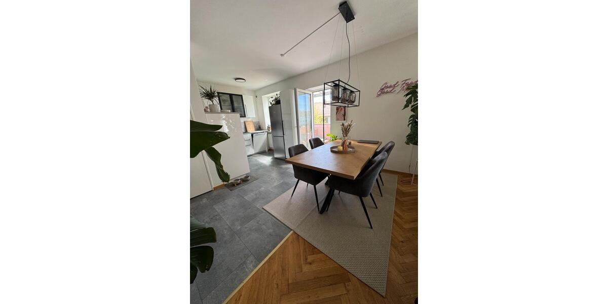 Etagenwohnung Kitzingen - 3 Zimmer, 99 m&sup2;, 1.138&euro; | Angebot:26296540