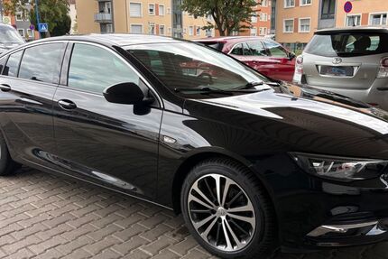 Opel Insignia 105.000 km 8.300 &euro; Troisdorf 53842