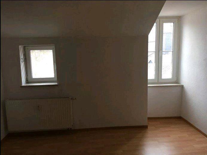 Dachgeschoßwohnung Auerbach/Vogtland Vogtland - 3 Zimmer, 60 m&sup2;, 45.000&euro; | Angebot:26757984