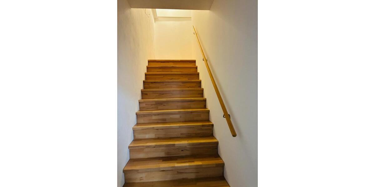 Dachgeschoßwohnung Wiesbaden Mainz-Amöneburg - 3 Zimmer, 88 m&sup2;, 1.326&euro; | Angebot:24983177